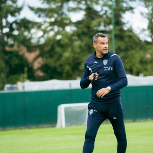 SWEAT TRAINING STAFF - JUNIOR