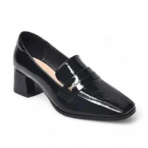 mocassin orthopédique femme à talons en cuir verni