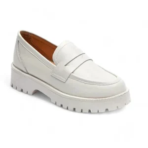 mocassins-bout-rond-semelle-crantee-1-Photoroom.webpv1739835360 mocassin orthopédique femme compensés en cuir fendu